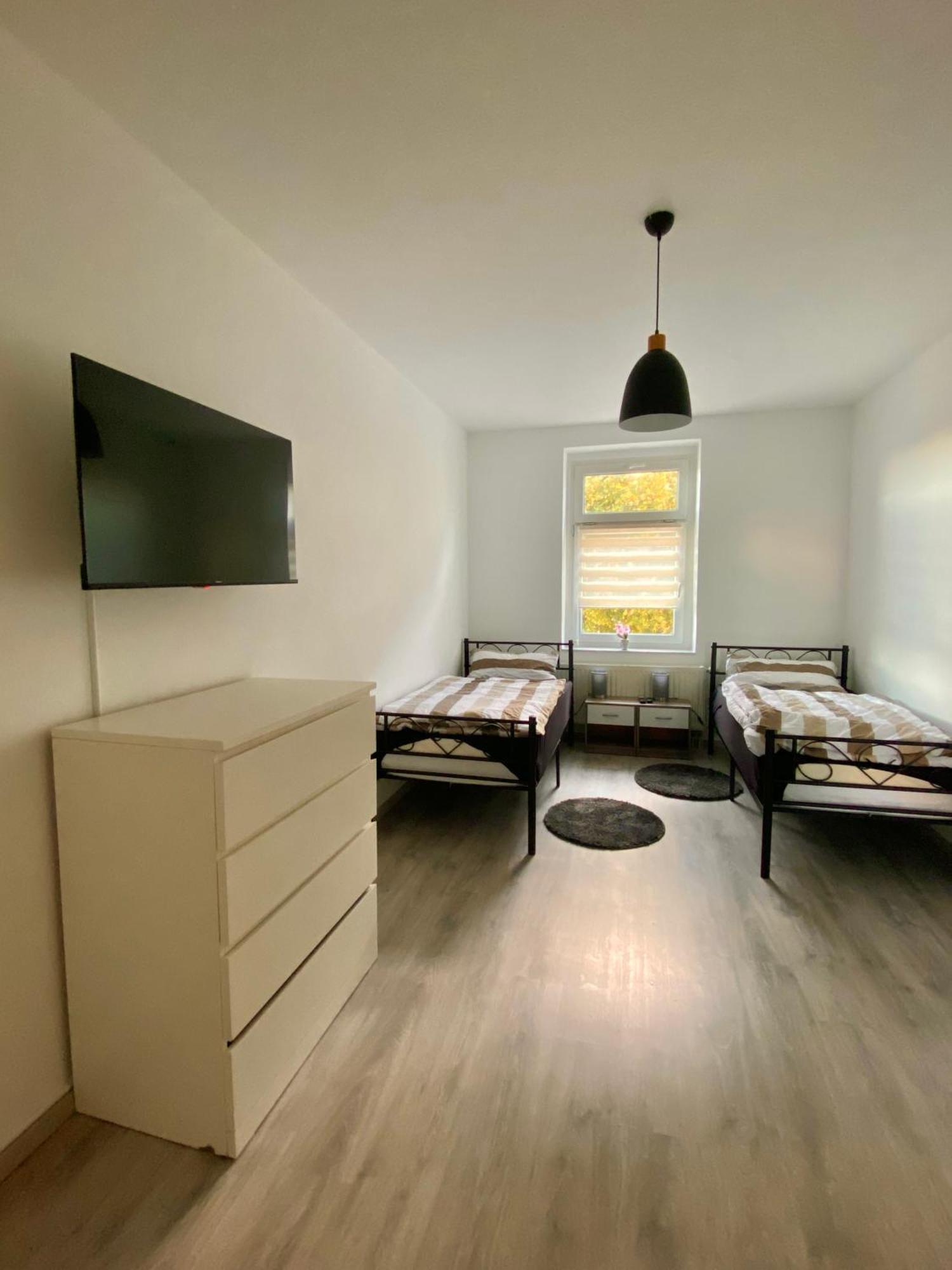 Apartment Schoene 3-zimmer Monteurswohnung Im Sueden Von Eg *