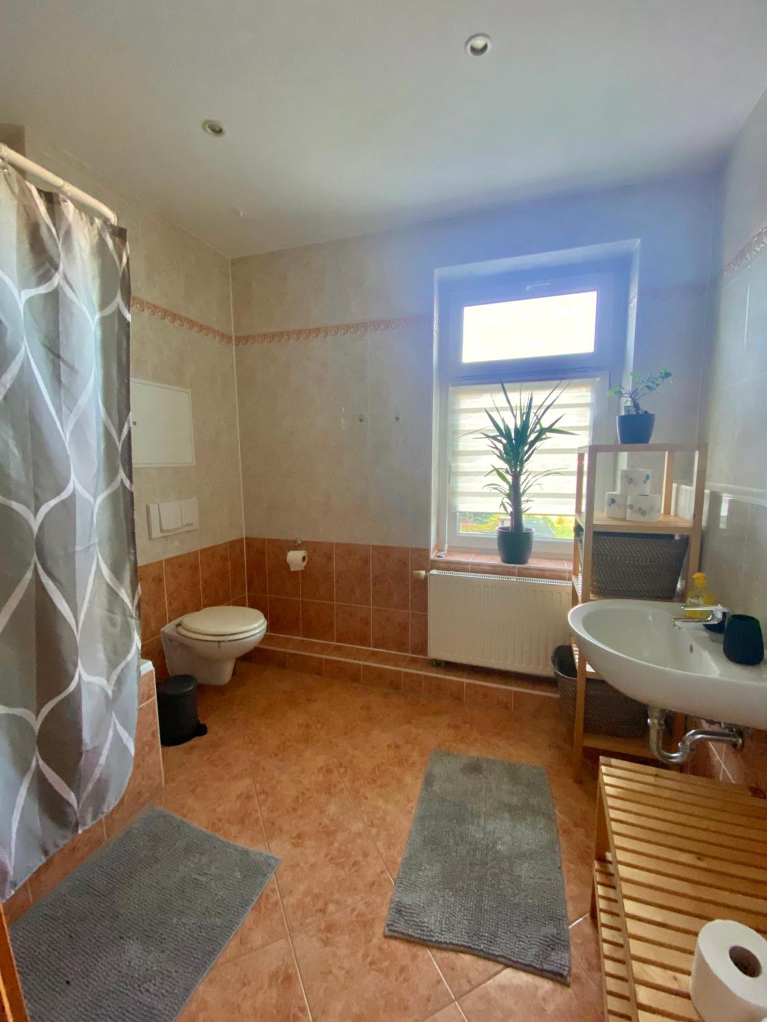 Schoene 3-zimmer Monteurswohnung Im Sueden Von Eg Apartment Leipzig
